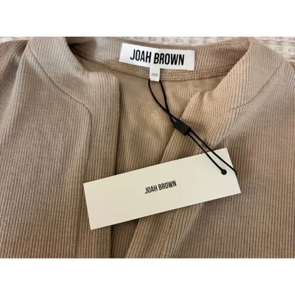 NWT Joah Brown Invisible Zip Long Sleeve Top - Picture 4 of 4